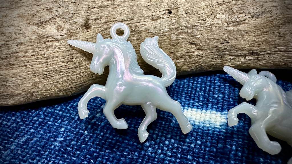 German Resin Bead Strand - Unicorn - Pewter AB - 43mm x 33mm